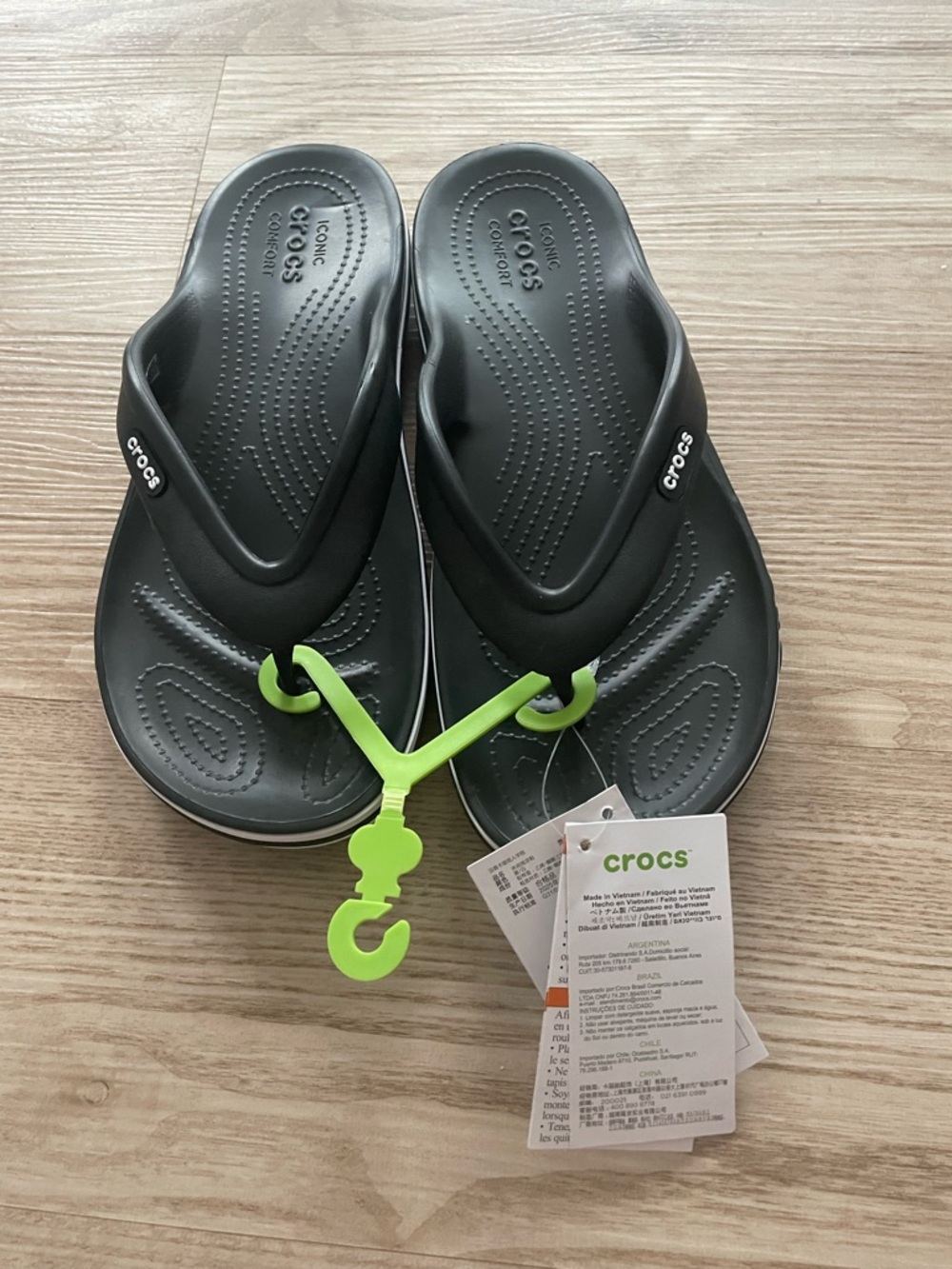 CROCS Black Unisex Slip-On Clog Sole Detail